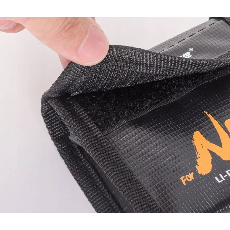 SUNNYLIFE ugniai atsparus dėklas, skirtas 2 DJI Neo / Neo 2 baterijoms