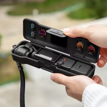 SUNNYLIFE Kieto korpuso dėklas, skirtas DJI Osmo Pocket 3 ir priedams, juodas