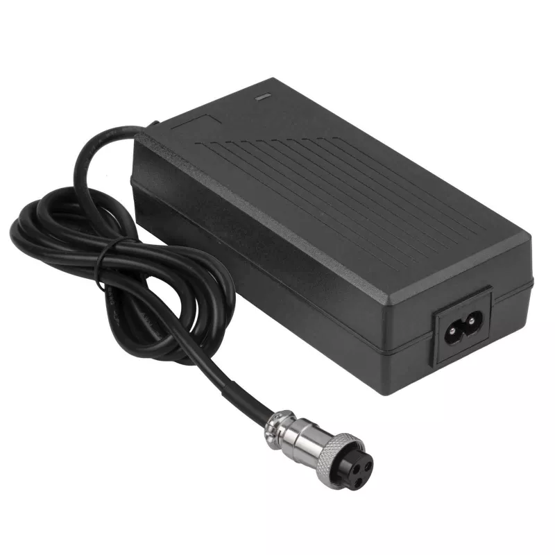 Akyga AK-EV-18 įkroviklis 36 V (10S) Li-Ion akumuliatoriams (el. dviračiams / paspirtukams), 42 V / 2 A, 84 W, GX16 12 mm lizdinis