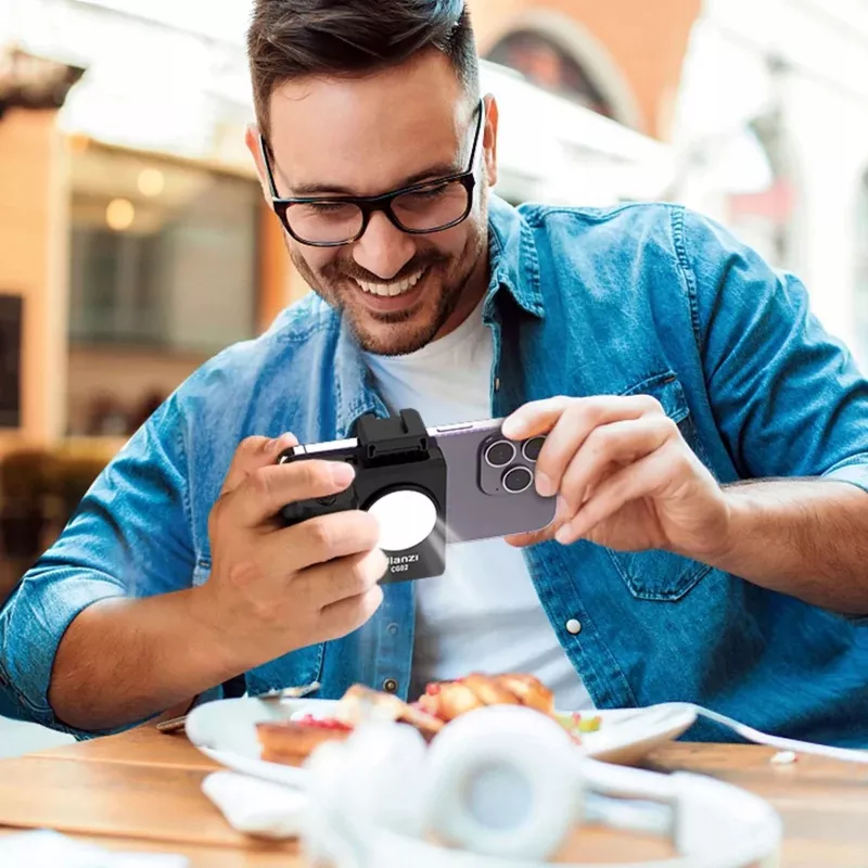 ULANZI CG02 Smartphone Grip su Bluetooth nuotolinio valdymo pulteliu ir LED šviesa