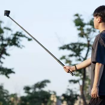 Ulanzi MT-57 Selfie Stick Tripod su Bluetooth nuotolinio valdymo pulteliu, juodas