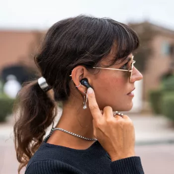 JLab Epic Pods ANC True Wireless Earbuds su hibridiniu aktyviu triukšmo slopinimu, Bluetooth 5.3, IP55, 50h veikimo laikas, juoda