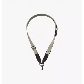UNIQ Vista 2-in-1 Universal Phone Lanyard and Wrist Strap Pastel Red / Light Burgundy