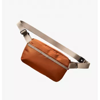UNIQ Denver Crossbody Bag 5L Orange