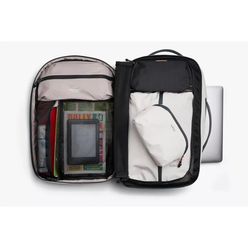 Bellroy Lite Travel Pack - 30L kelioninė kuprinė su kišene nešiojamam kompiuteriui (Ash)