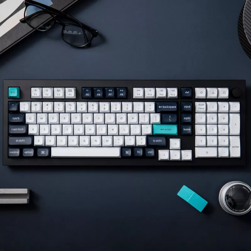 Keychron Q5M-M1 96% mechaninė klaviatūra, Gateron G Pro Red jungikliai, RGB Hot-Swap, Bluetooth 5.1 ir USB-C, aliuminio korpusas
