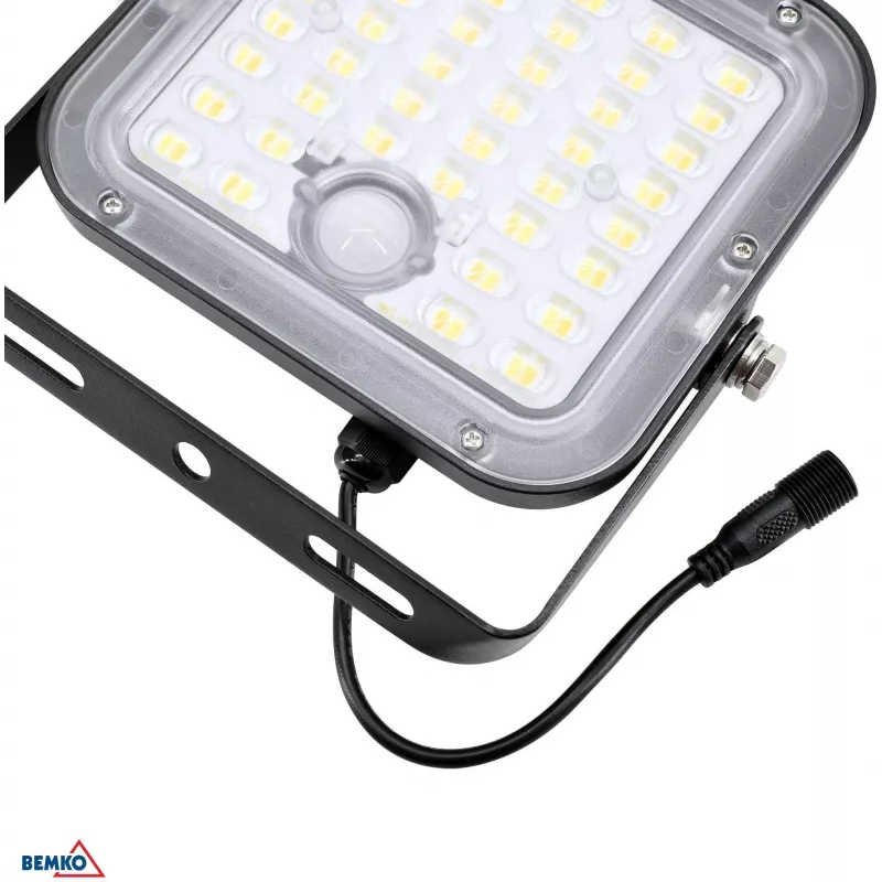 BEMKO SOLPAR Solar LED prožektorius 10W 1500lm 3000/4000K IP65 juodas su PIR jutikliu