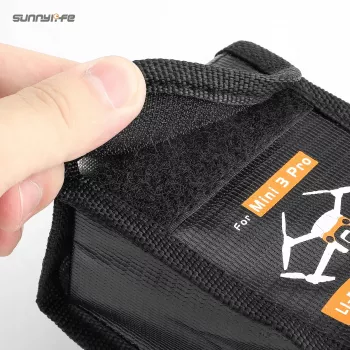 SUNNYLIFE Baterijų nešiojimo dėklas, skirtas DJI Mini 3 Pro / Mini 4 Pro – talpina 3 Li-Po baterijas (juodas)