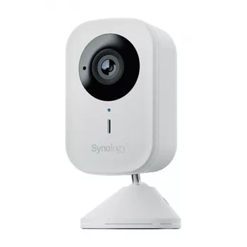 Synology CC410W 4MP AI varoma Wi-Fi kubo kamera su 360° panoraminiu vaizdu, dvipusiu garsu, IP67, PoE
