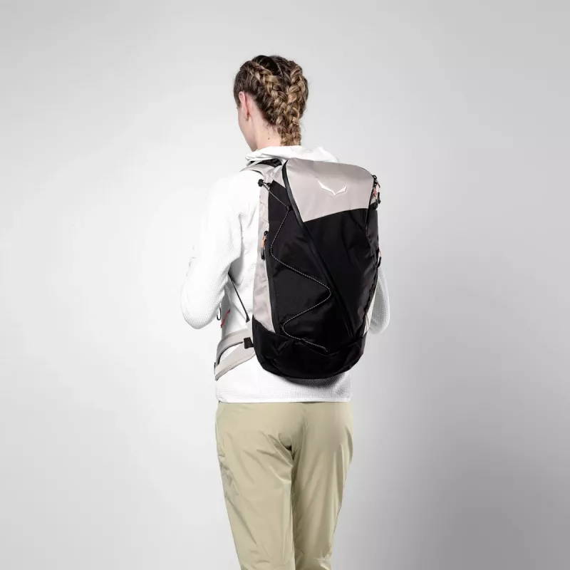 Salewa Puez 23L moteriška žygio kuprinė - Black Out/Oatmeal