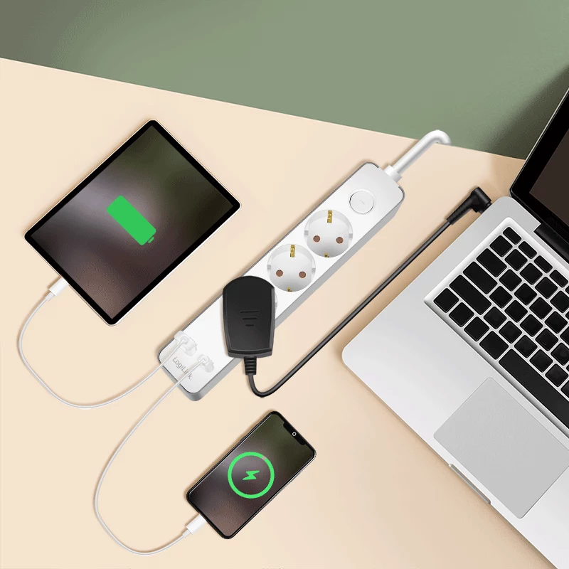LogiLink LPS287U 3 lizdų ilgintuvas su USB-A ir USB-C PD 20W, mygtuku, 1,5m laidu, baltas