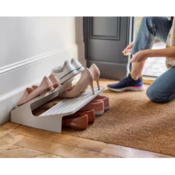 Joseph Joseph Shoe-In didelis erdvę taupantis batų stovas, smėlio spalvos (Ecru)