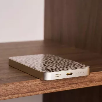 Burga magnetinė 5000 mAh išorinė baterija Almond Latte Gold