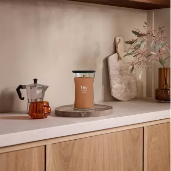 WoodWick Radiant Amber 609,5g kvapioji žvakė su mediniu dagčiu, iki 180 valandų degimo, smėlio laikrodžio formos stiklinėje
