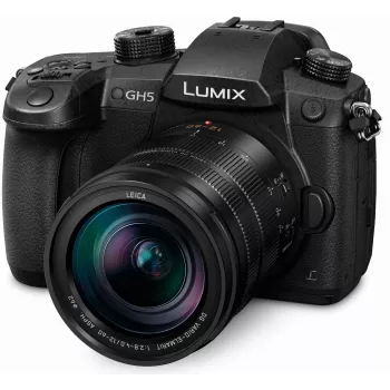 Panasonic Lumix DC-GH5LEG-K veidrodinis fotoaparatas su Leica DG Vario-Elmarit 12-60mm f/2.8-4 ASPH. POWER O.I.S. objektyvu, 20,3MP Micro Four Thirds, 4K 60p vaizdo įrašu, 5 ašių Dual I.S. 2, Wi-Fi/Bluetooth, atsparus purslams ir šalčiui, juodas