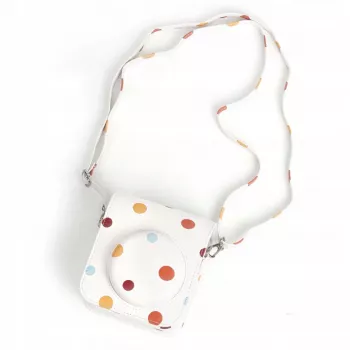 LOVEINSTANT Polka Dot PU odos dėklas, skirtas Fujifilm Instax Mini 12, su nuimamu dirželiu ir magnetiniu užsegimu