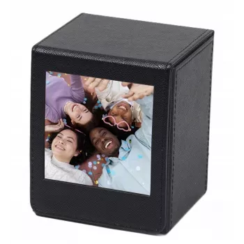 LOVEINSTANT Nuotraukų dėžutė, skirta Fujifilm Instax Square – juoda su peržiūros langeliu, talpina 100 nuotraukų