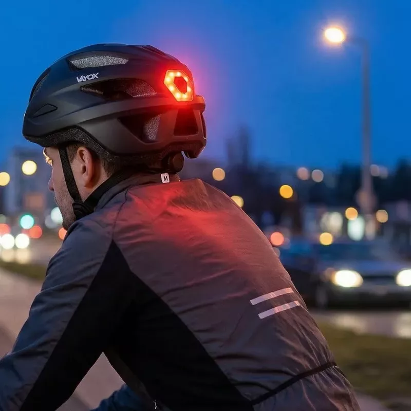 Kask Active matinės juodos spalvos LED šalmas L dydžio VA0424BML Vayox