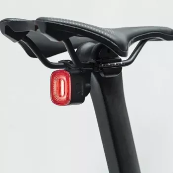 ROCKBROS Q2S galinis dviračio žibintas su protingu stabdžių jutikliu ir USB-C laidu - juodas