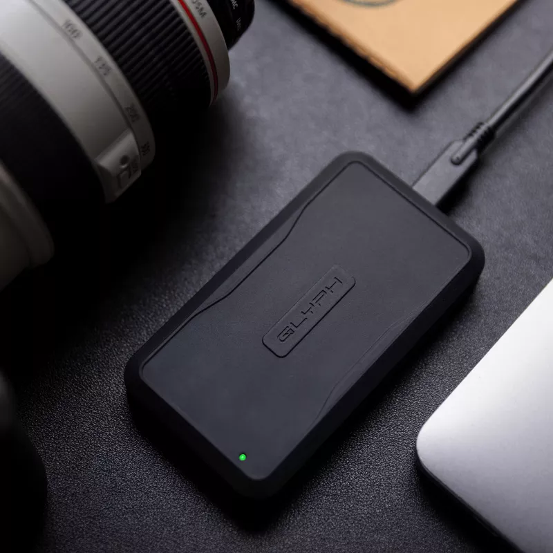 Glyph Atom PRO 8TB Thunderbolt 3 nešiojamasis SSD - 2800 MB/s, USB-C, juodos spalvos
