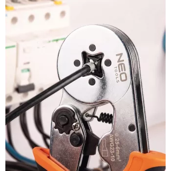 NEO Tools 01-507 savaime prisitaikantis reples spaustuvas movų antgaliams 0,25-6 mm² (AWG 23-10), kvadratinis užspaudimas, ergonomiška dviejų komponentų rankena, 200 mm
