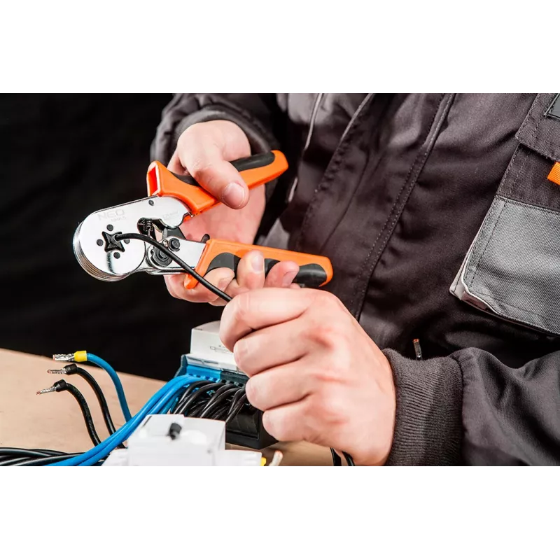 NEO Tools 01-507 savaime prisitaikantis reples spaustuvas movų antgaliams 0,25-6 mm² (AWG 23-10), kvadratinis užspaudimas, ergonomiška dviejų komponentų rankena, 200 mm