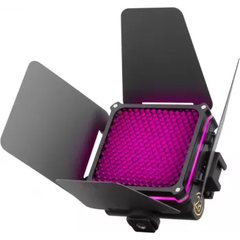 Zhiyun M20C COMBO RGB LED apšvietimo lemputė su magnetiniu laikikliu, 20W, 2700K-6500K, CRI≥95, OLED ekranu, Bluetooth valdymu, mini trikojis, difuzorius, grotelės, laikymo krepšys