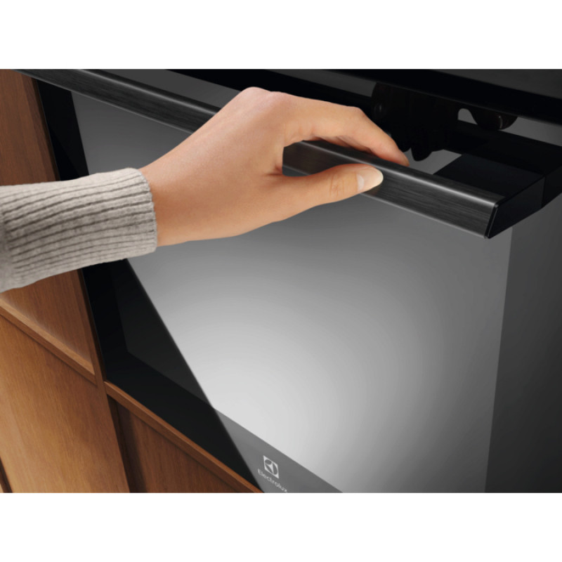 Electrolux LOF6P16Z įmontuojama elektrinė orkaitė, 71 L, pirolizės savaiminis valymas, SoftClosing, juoda