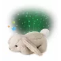 Cloud b Twilight Buddies Bunny minkštas zuikis naktinė šviesa su projektoriumi, smėlio spalvos