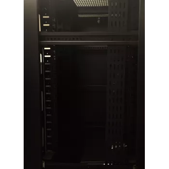 DSIT vertikalus kabelių tvarkymo skydas 32U, 300 mm, juodas
