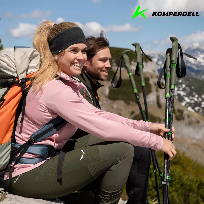 Komperdell Carbon EVO Zero teleskopinės trekingo lazdos, anglies pluošto vamzdis su titanalio apatine dalimi, Powerlock 3.0, Trek Foam 150 putų rankena, keičiami Vario ratukai