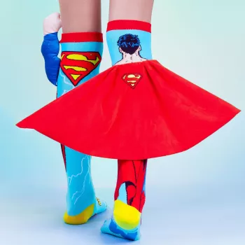 MADMIA vaikiškos kojinės iki kelių su 3D Superman pelerina iš DC Comics / MS001