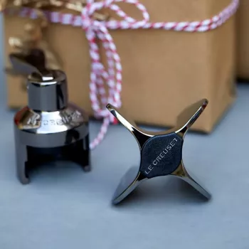 Le Creuset putojančio vyno kamščiatraukis SW-100 Champagne Star 7,2x4,3cm juodas nikelis
