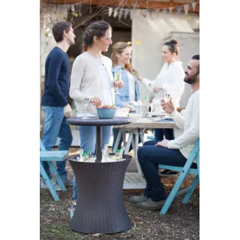 Keter Cool Bar Rattan rudos spalvos lauko staliukas-šaldytuvas