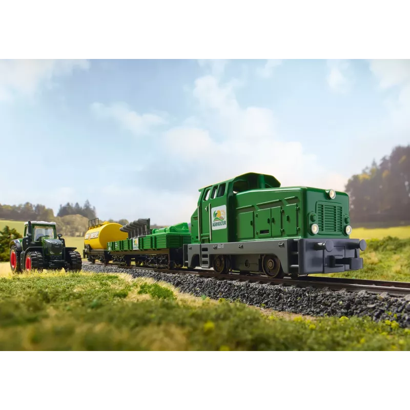Märklin 29653 H0 Start Set Agriculture – skaitmeninis garvežys BR 81 su mfx+ garsu, Mobile Station 3, C-Track ovalas, vagonai su traktoriumi ir šieno rulonais