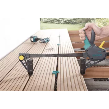 Wolfcraft 6985000 sraigtinis spaustuvas, 450 mm suspaudimo plotis, 120 kg suspaudimo jėga