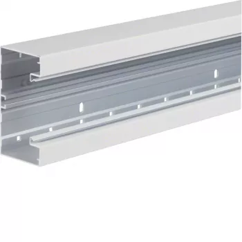 Hager BRA6513019016 Sieninis kabelių kanalo pagrindas su priekiniu fiksavimu 65x130 mm, 2 m, baltos spalvos (RAL 9010)