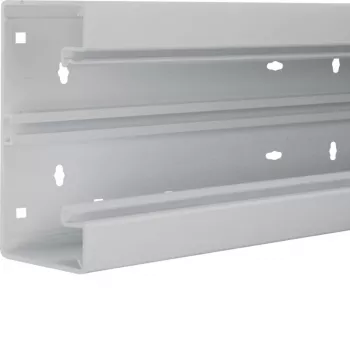 Hager BR6517017035 kabelių kanalo apatinė dalis, PVC, šviesiai pilka, 65x170mm, 80mm gylis, 2500mm ilgis