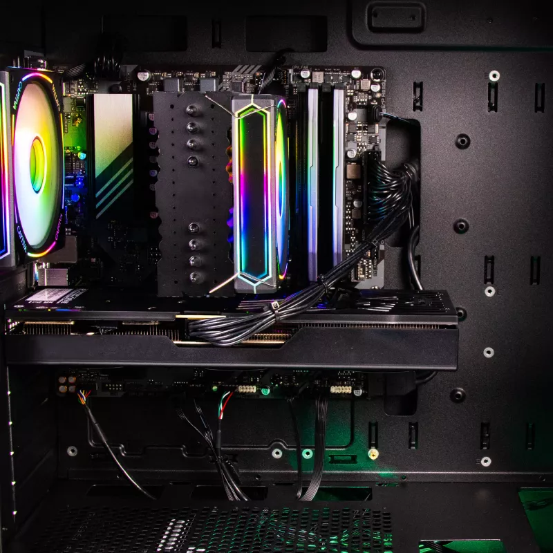 Captiva Highend Gaming R10-3600 žaidimų kompiuteris (Ryzen 7 7800X3D, RTX 5070 12GB, 32GB DDR5, 1TB SSD, Windows 11 Home)