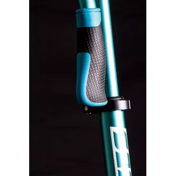 Six Degrees AU 514 paspirtukas – 230 mm priekinis / 215 mm galinis ratas, turkio spalvos