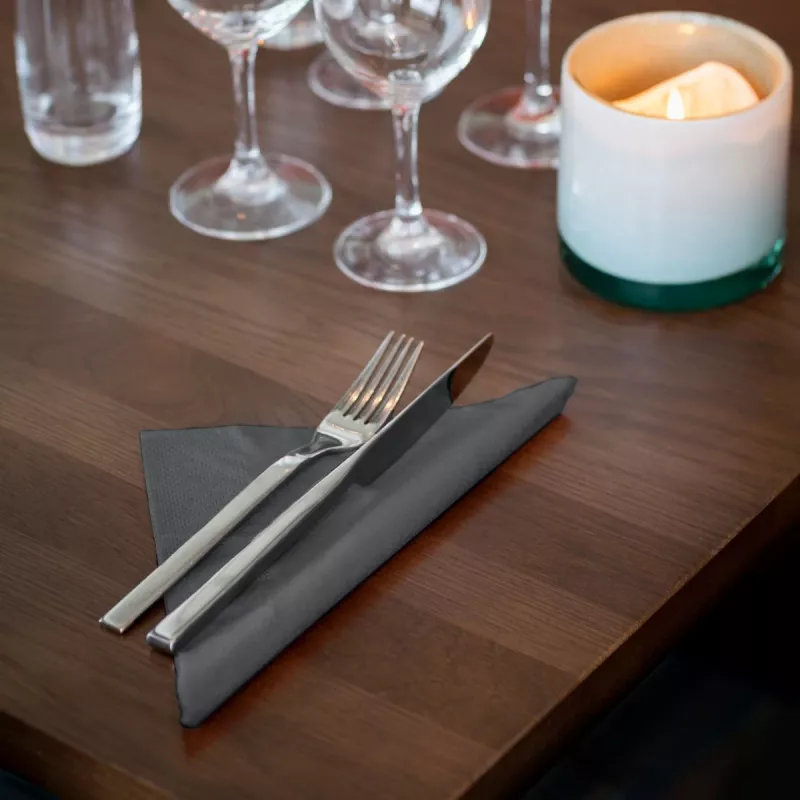 TORK Soft Dinner Advanced Anthracite 3 sluoksnių popierinės servetėlės 39 x 39,5 cm, 100 vnt. (509401)