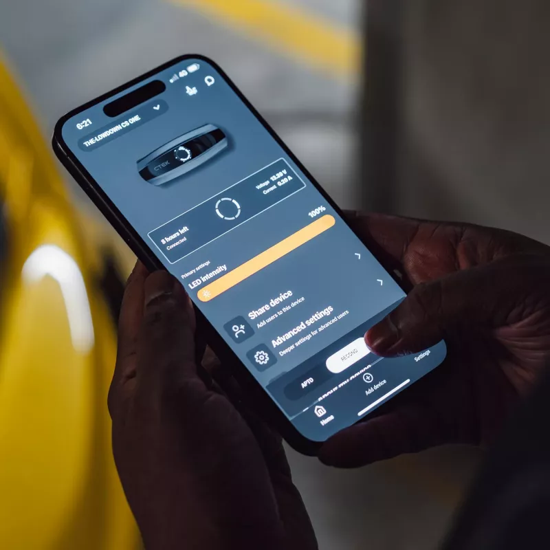 CTEK CS ONE Gen.2 40-701 12V 8A išmanusis akumuliatoriaus įkroviklis su Wi-Fi ir Bluetooth