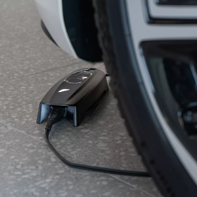 CTEK CS ONE Gen.2 40-701 12V 8A išmanusis akumuliatoriaus įkroviklis su Wi-Fi ir Bluetooth