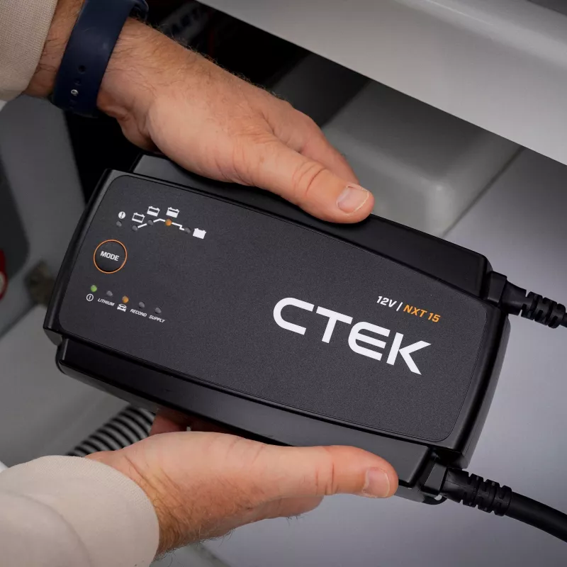 CTEK NXT 15 40-725 išmanusis akumuliatorių įkroviklis 15A 12V švino-rūgštiniams ir ličio akumuliatoriams