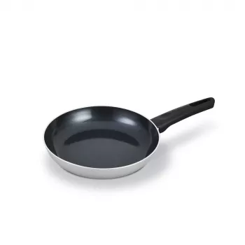 Brabantia Indu+ 24 cm nepriedegi keptuvė, kalta aliuminio, juoda