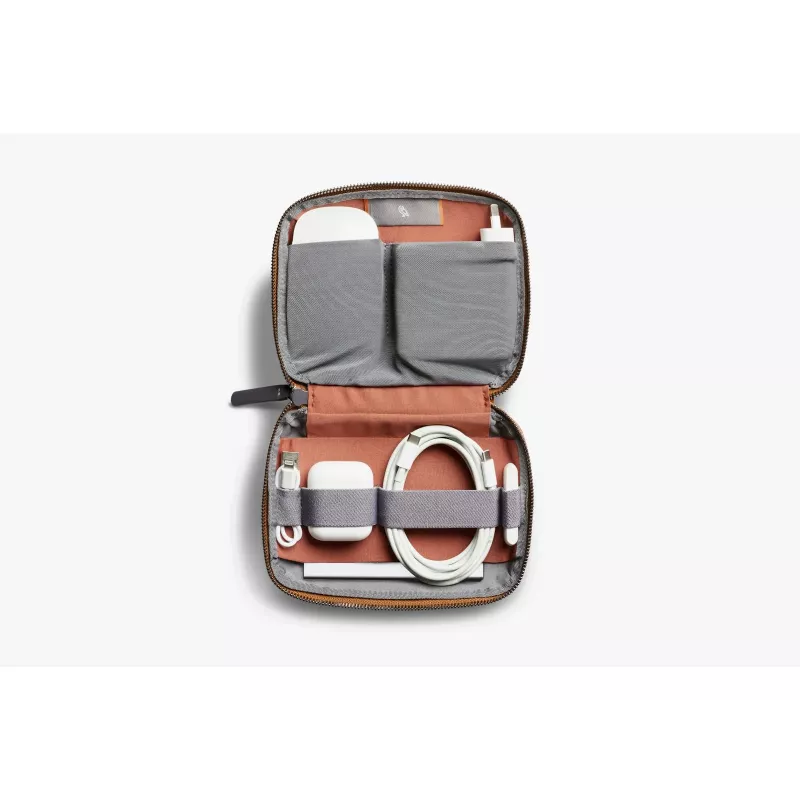 Bellroy Tech Kit Compact - bronzinis technologijų priedų organizatorius