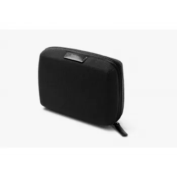 Bellroy Tech Kit Compact Pouch, juodas
