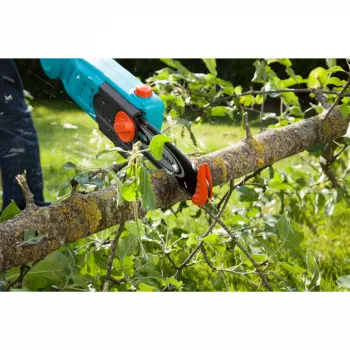 Gardena TCS 720/20 teleskopinis aukštuminis genėtuvas 720 W 20 cm turkio spalvos
