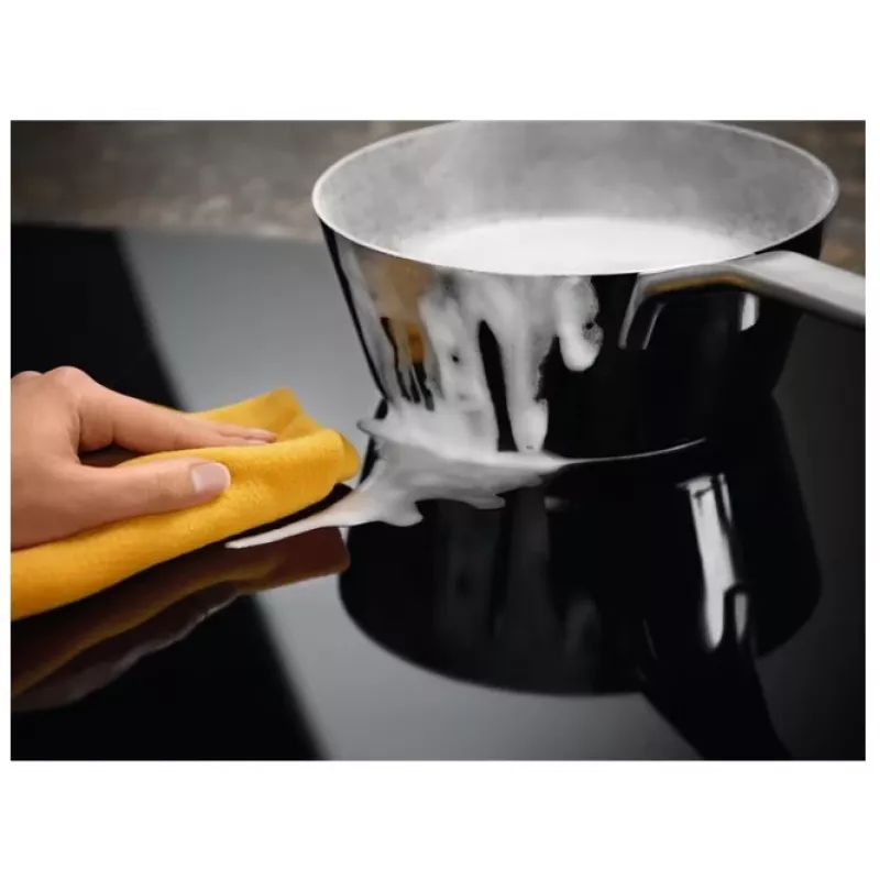 Electrolux LIT60336C 60 cm indukcinė kaitlentė su 3 kaitvietėmis, juoda