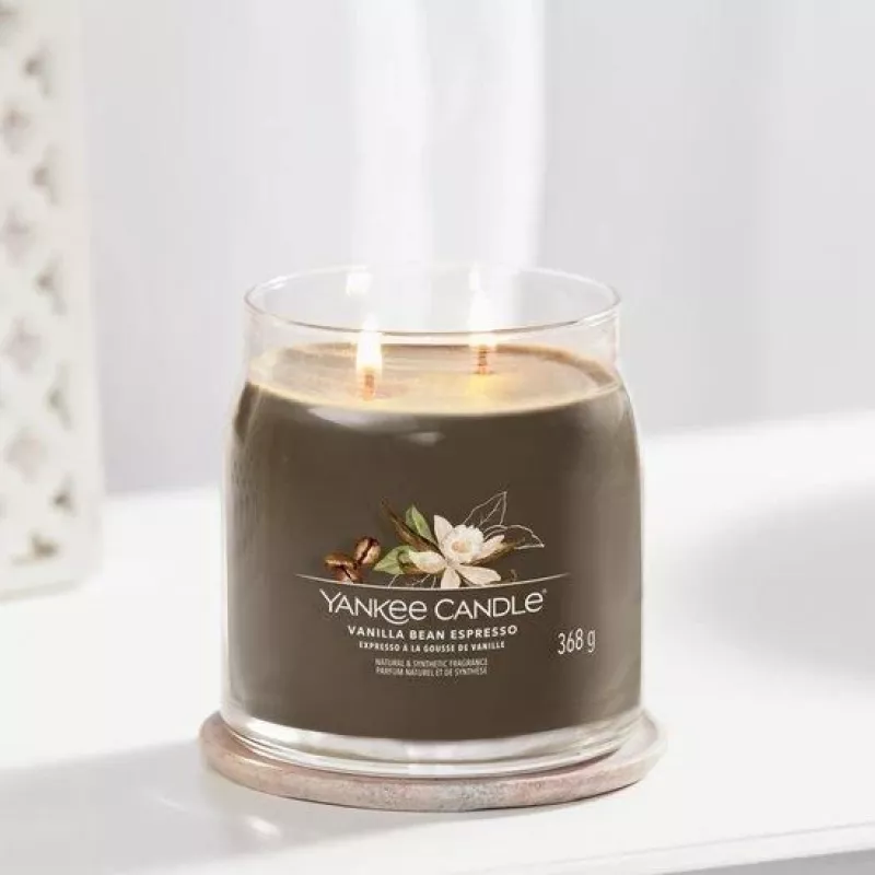 Yankee Candle Vanilla Bean Espresso vidutinė kvapni žvakė (1701388E)